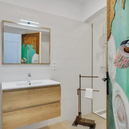 Contemporary Art House